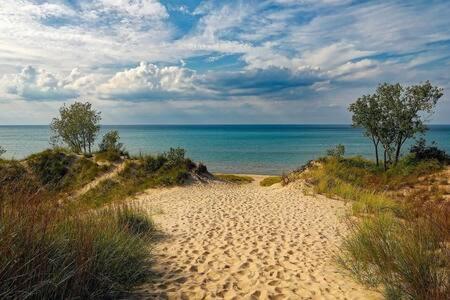 Beautiful Downstairs 1Bed 1Bth Charmer- Pet Friendly Michigan Stadt Exterior foto