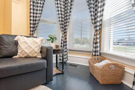 Beautiful Downstairs 1Bed 1Bth Charmer- Pet Friendly Michigan Stadt Exterior foto